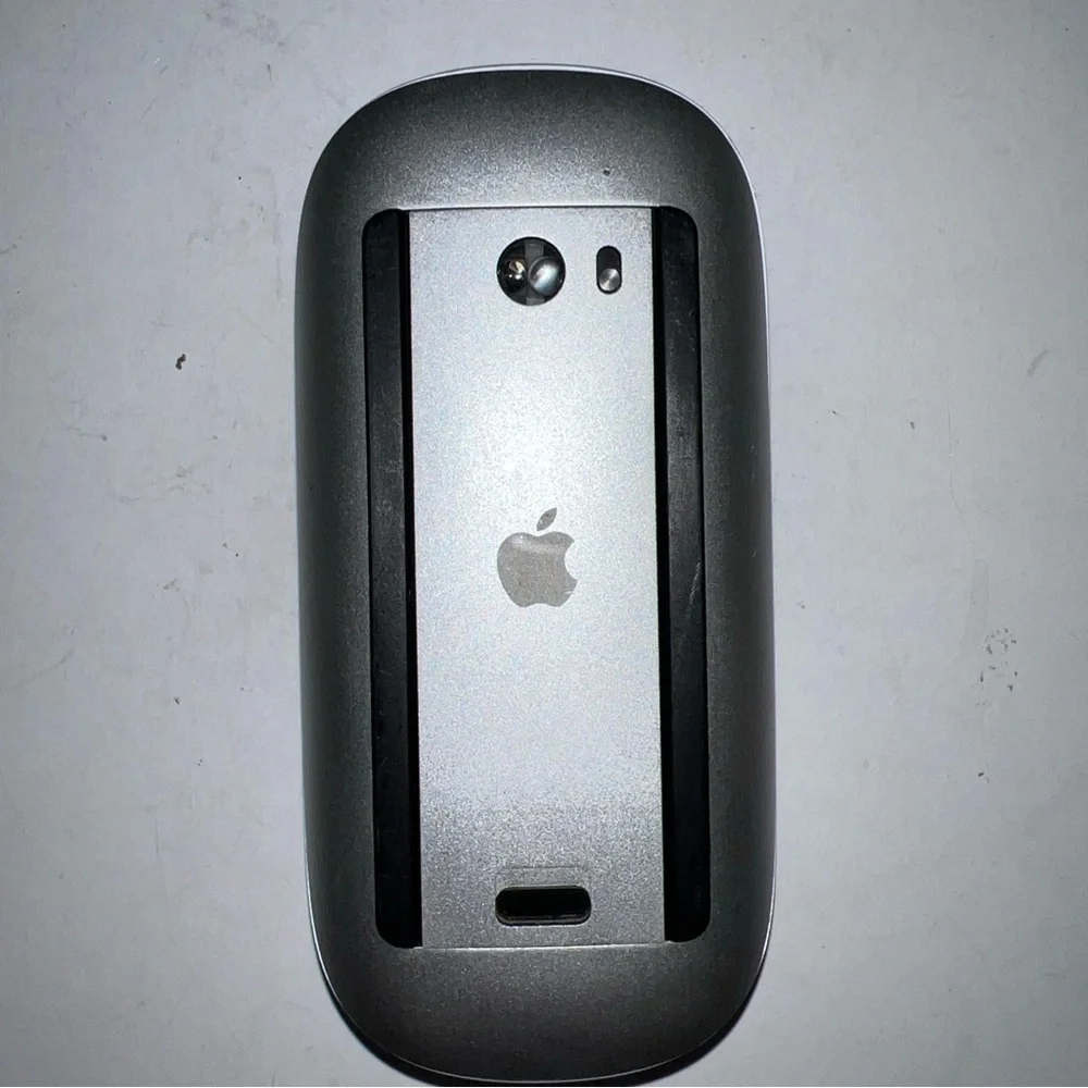 Apple Magic Laser Mouse Wireless Bluetooth White A1296 Untested preowned Read!!